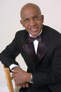 Roberto Roena