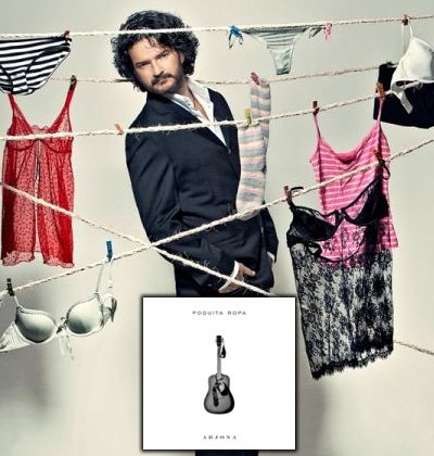 Ricardo-Arjona-Poquita-Ropa