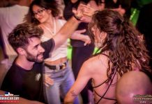 VIAGGIO NEL MONDO DELLA BACHATA: SI INFIAMMA LA DIATRIBA TRA DOMINICANA E SENSUAL Viaggio nel mondo della bachata